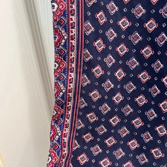 Joie Silk Cropped Deidre B Pant - Picture 5 of 8